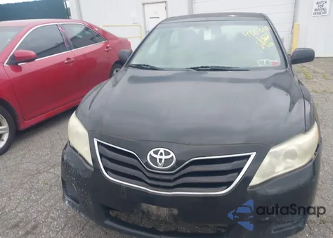 2011 Toyota Camry Se/Le/Xle z USA, uszkodzony, nr VIN 4T1BF3EK5BU701322